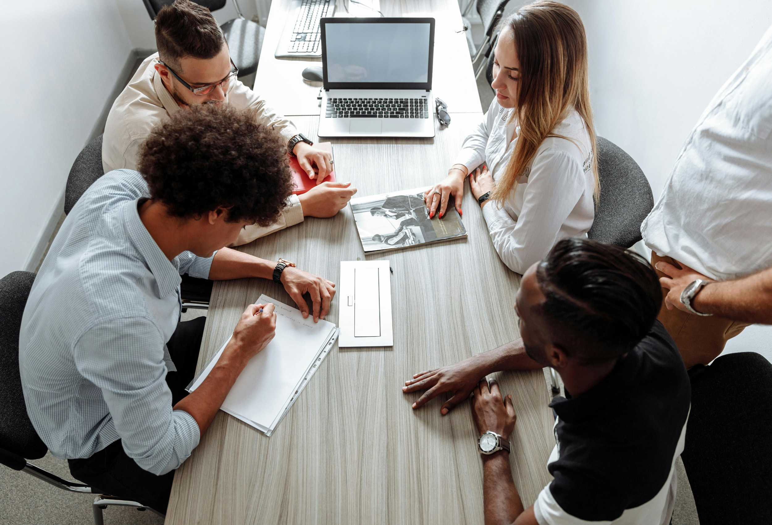 Why Your Business Needs a Creative Agency in Surrey